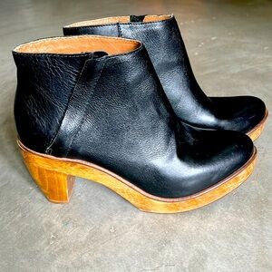 KDB Kelsi Dagger Black Brooklyn Leather Boot Clogs with Wooden Heel Size 8.5